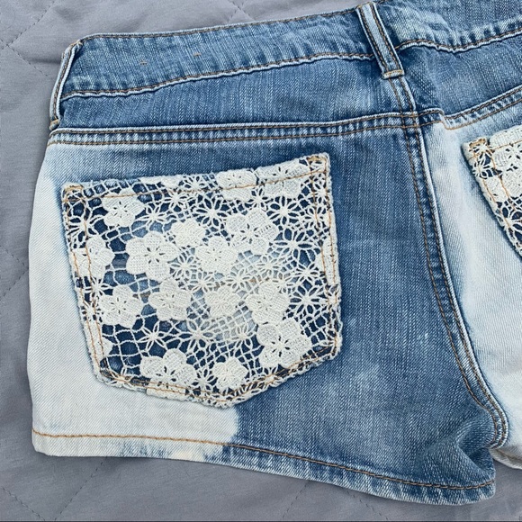 American Eagle denim shorts with white lace detailing - Picture 6 of 11